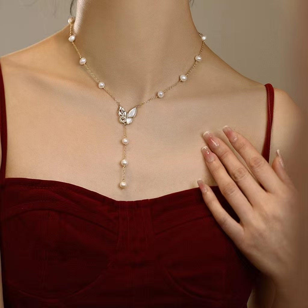 Hot selling Natural Freshwater white pearl starry butterfly necklace, Fashionable and exquisite pearl necklace for women