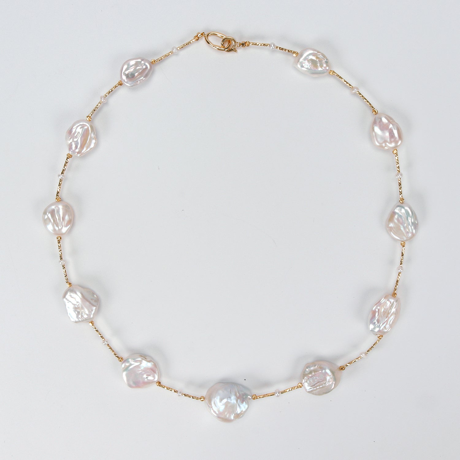 Panic Buying Natural Freshwater White large-sized petal-shaped Baroque Pearl Necklace High-end pearl necklace for women