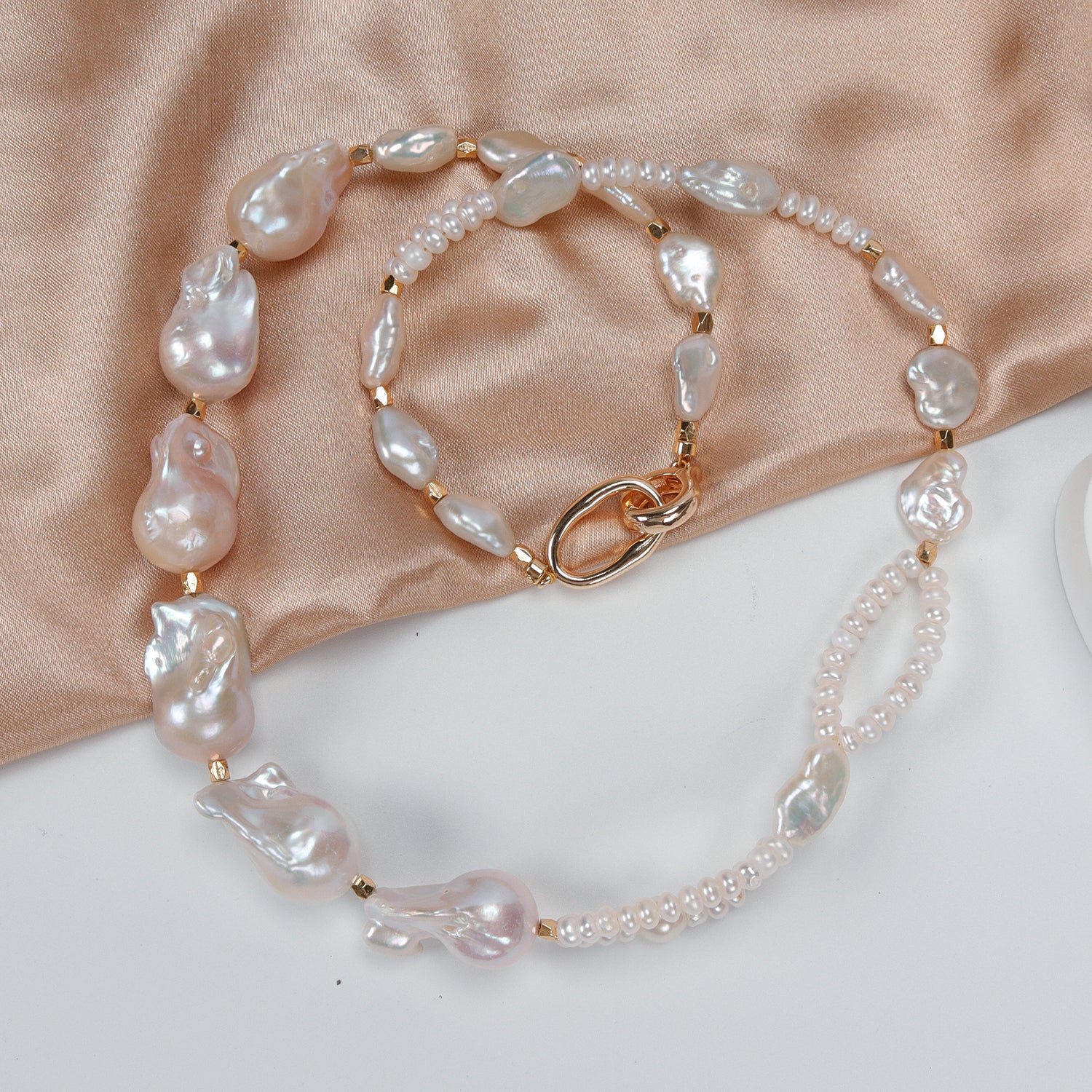 Fashion Natural Freshwater White Baroque Pearl Necklace, High-quality handmade double-layer necklace for women