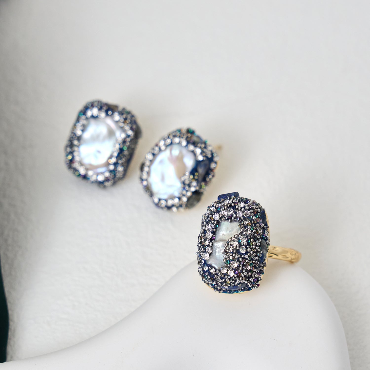 Fashionable natural freshwater white Baroque pearl gemstone earring ring set for women's jewelry