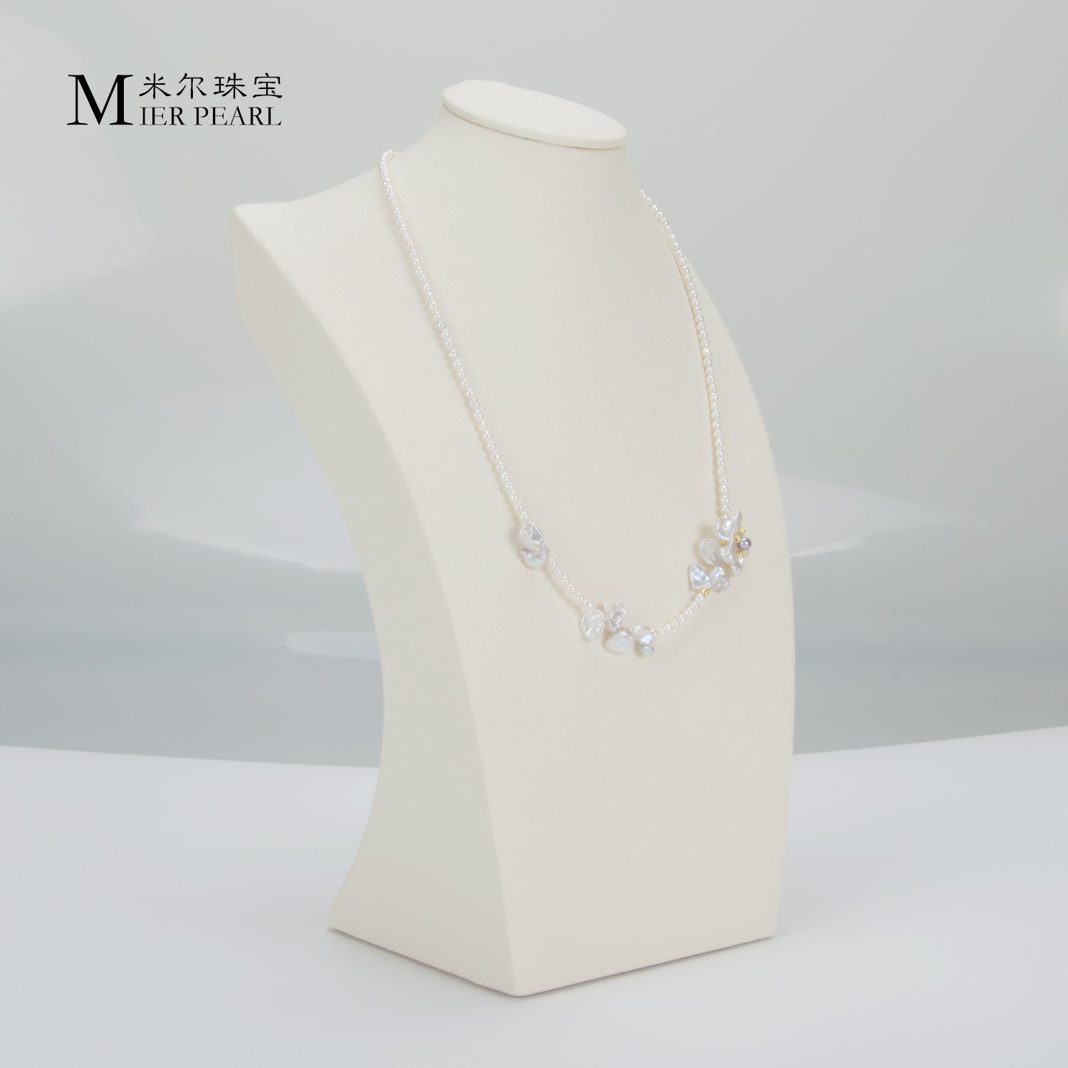 Favourite Natural Freshwater Rice Shaped Pearl Full Bead Necklace with Petals Baroque Pearl Fashion Necklace for Women