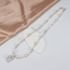 Top Fashion Natural Freshwater White Rice-shaped Pearl Baroque pendant Necklace. Fashionable pearl necklace for women