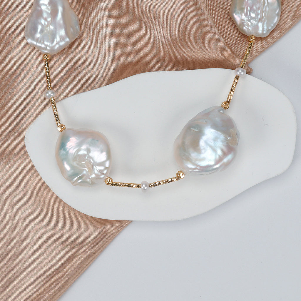 Panic Buying Natural Freshwater White large-sized petal-shaped Baroque Pearl Necklace High-end pearl necklace for women