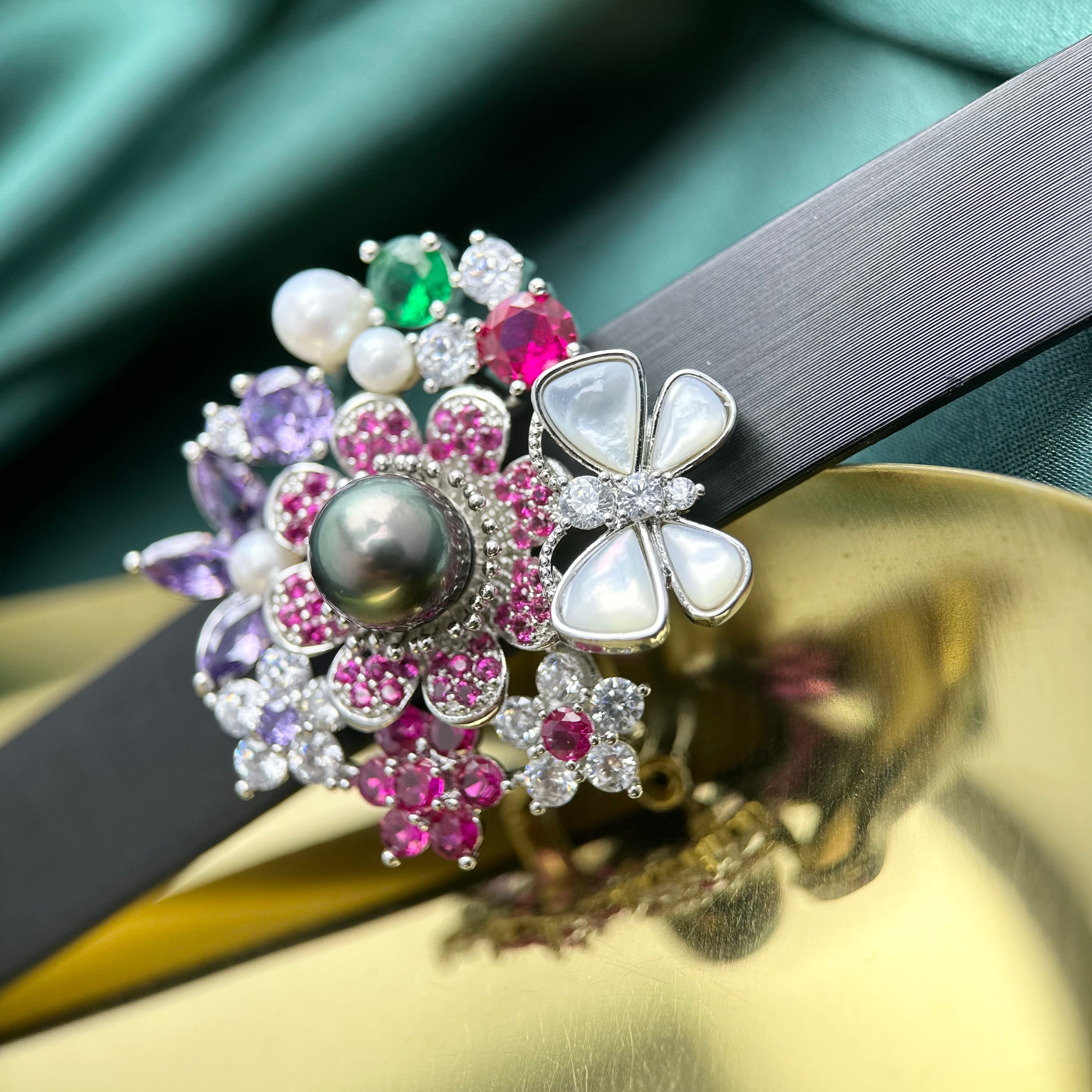 High quality Natural seawater Tahiti brooch bracelet, Fashionable high-end pearl brooch bracelet dual-use for women