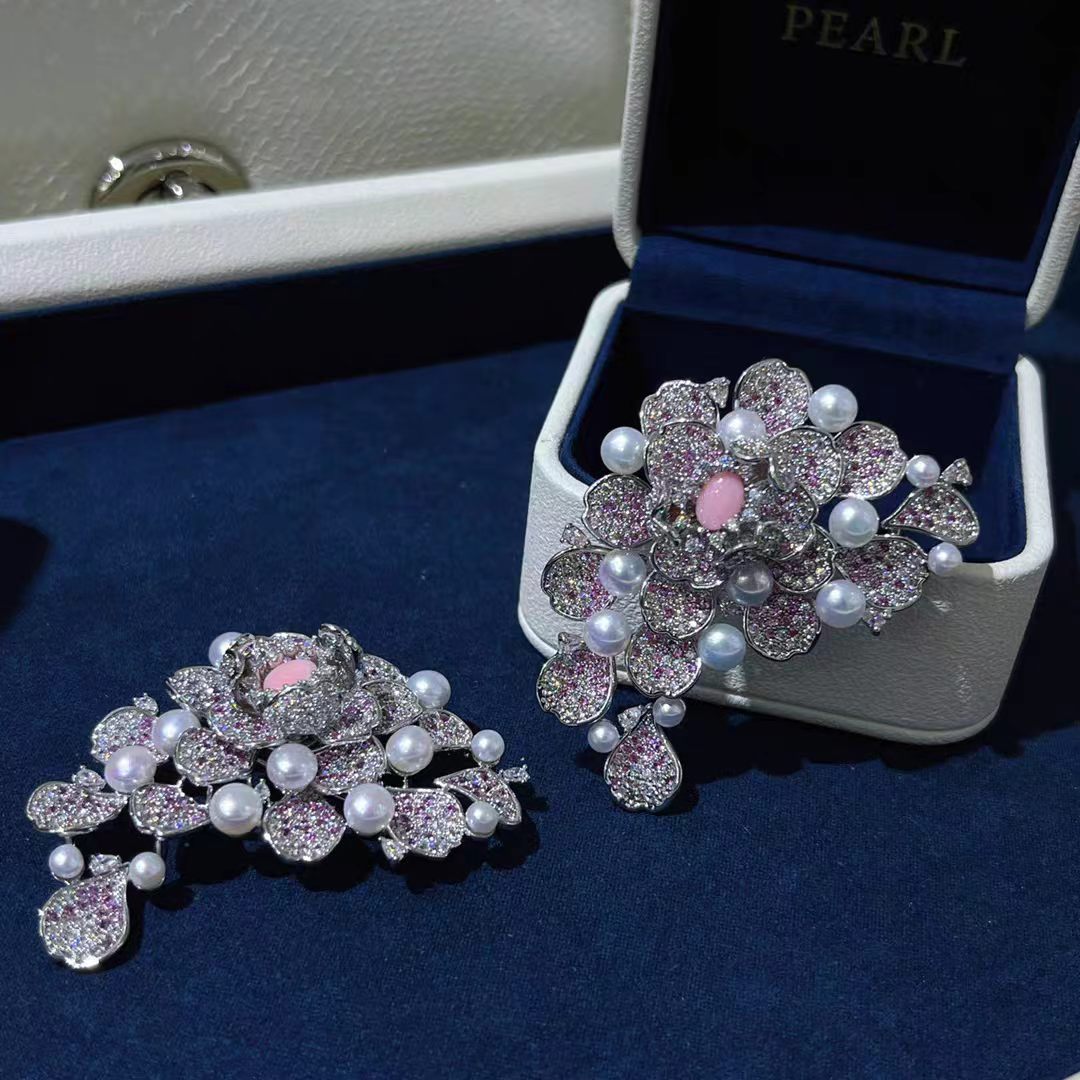 High quality Natural Freshwater pearl flower brooch, fashionable high-end pearl brooch as a gift for women