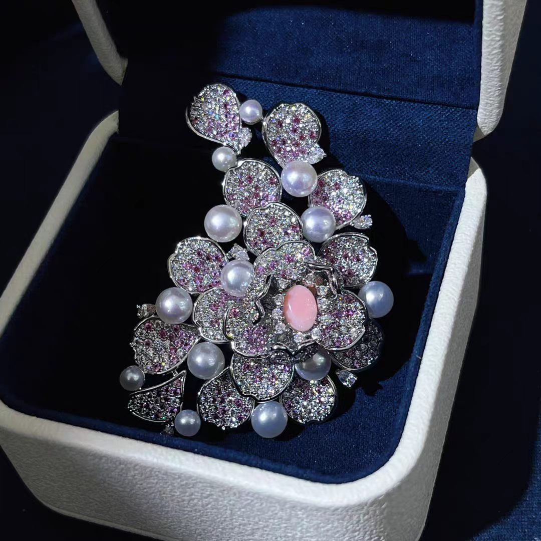 High quality Natural Freshwater pearl flower brooch, fashionable high-end pearl brooch as a gift for women