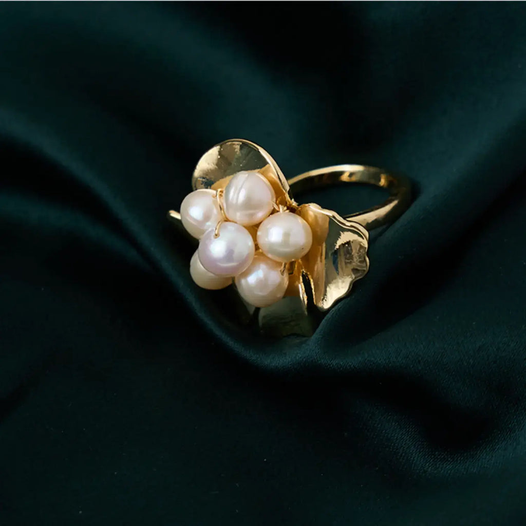Hot Selling Freshwater pearl flower  Ring fashion vacation style flower  decoration trendy jewelry Ring