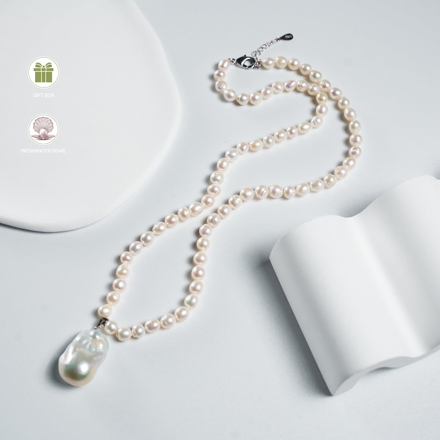 Natural freshwater white irregular Baroque pearl pendant necklace, fashionable high-end pearl necklace for women