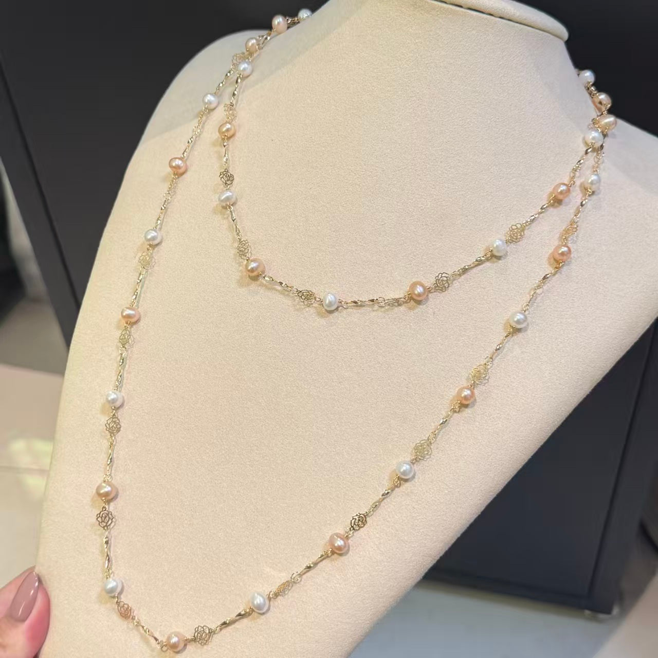 Hot selling Natural Freshwater white pink oval pearl necklace sweater chain, Fashionable handmade design pearl necklace for women